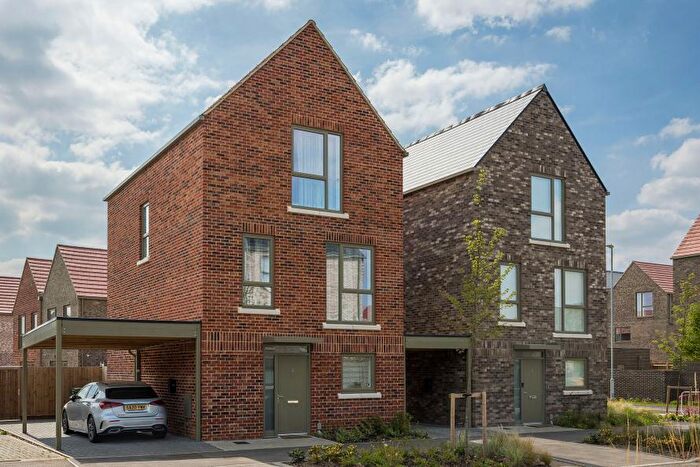 3 Bedroom Semi Detached House For Sale In Newmarket Road, Cambridge, CB5