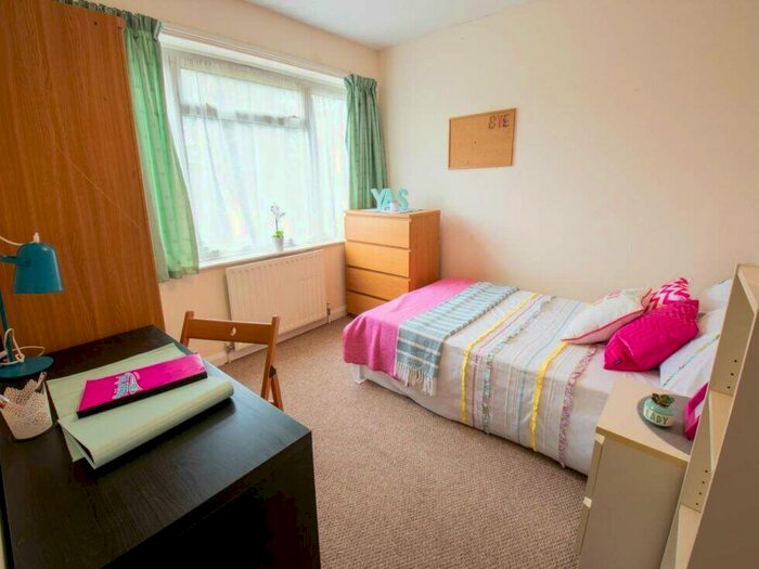 4 Bedroom Terraced House To Rent In Clement Close, Canterbury, CT1