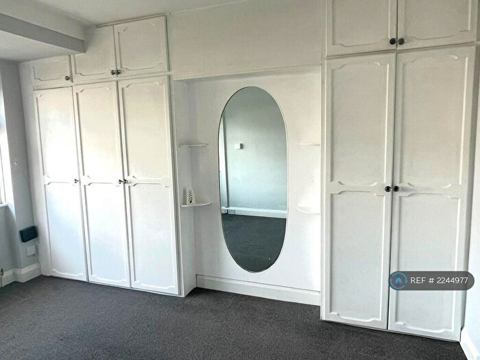 1 Bedroom Maisonette To Rent In Hampden Way, London, N14