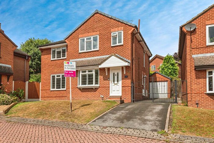 4 Bedroom Detached House For Sale In King George Croft, Morley, Leeds, LS27