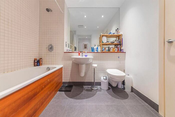 1 Bedroom Flat For Sale In Brewhouse Yard, Old Street, EC1V - Photo 10