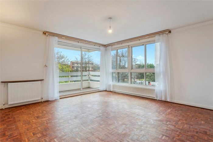 3 Bedroom Flat To Rent In March Court, Warwick Drive, SW15