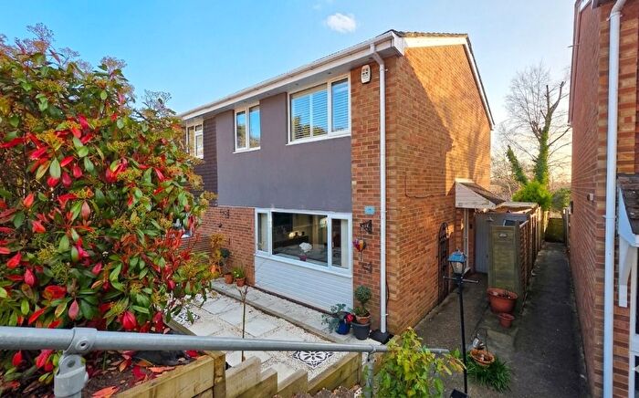 3 Bedroom Semi-Detached House For Sale In Grampian Road, Sandhurst, Berkshire, GU47