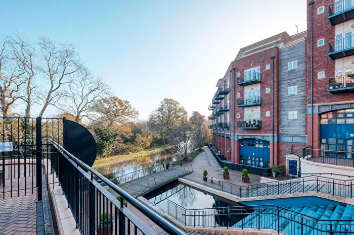 2 Bedroom Flat For Sale In Waterside, Shirley, B90