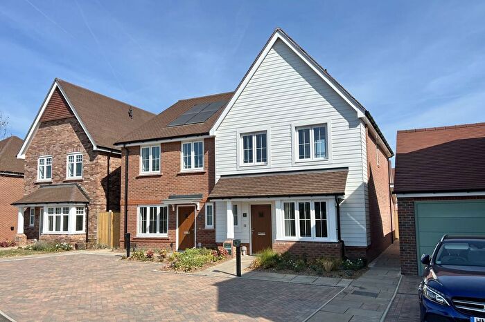 3 Bedroom Semi-Detached House For Sale In The Orchards, Leighwood Fields, GU6