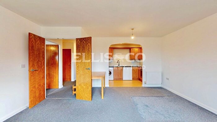 1 Bedroom Flat For Sale In William Perkin Court, Greenford Road, Greenford, UB6