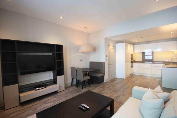 2 Bedroom Apartment To Rent In King St, Manchester, M2