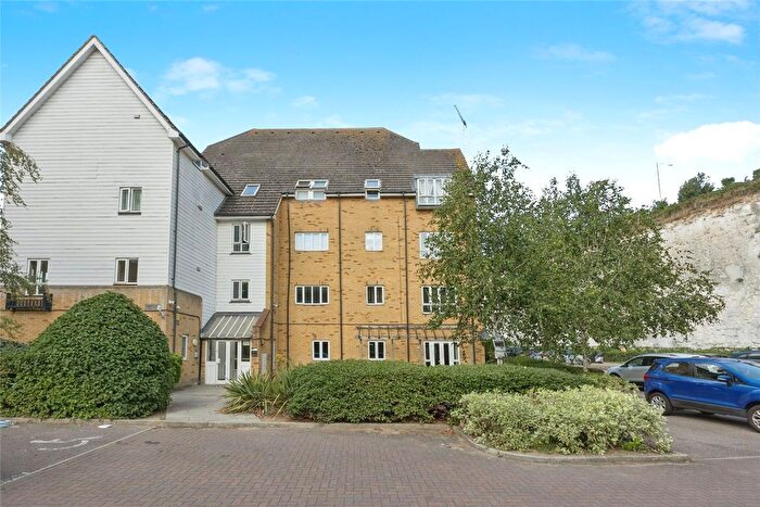 2 Bedroom Flat For Sale In Waterside, Gravesend, Kent, DA11