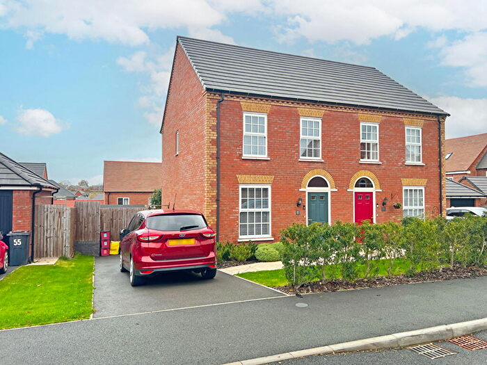 3 Bedroom Semi-Detached House For Sale In Usherwood Way, Hugglescote, Leicestershire, LE67