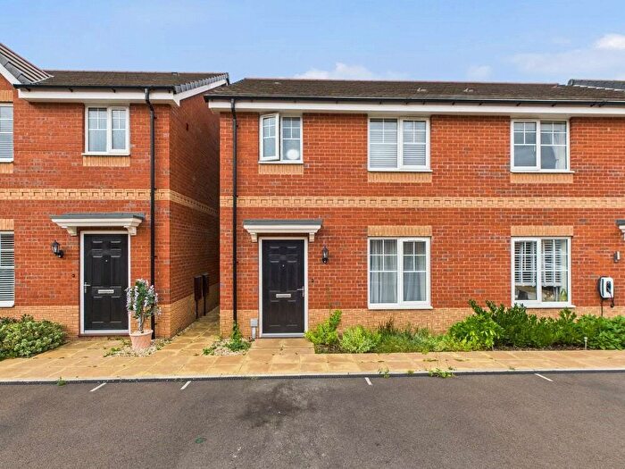 3 Bedroom Semi-Detached House For Sale In Massey Drive, Worcester, Worcestershire, WR5