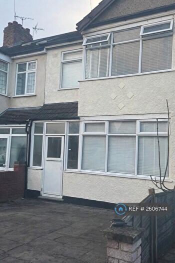 3 Bedroom Terraced House To Rent In Lawrence Crescent, Dagenham, RM10