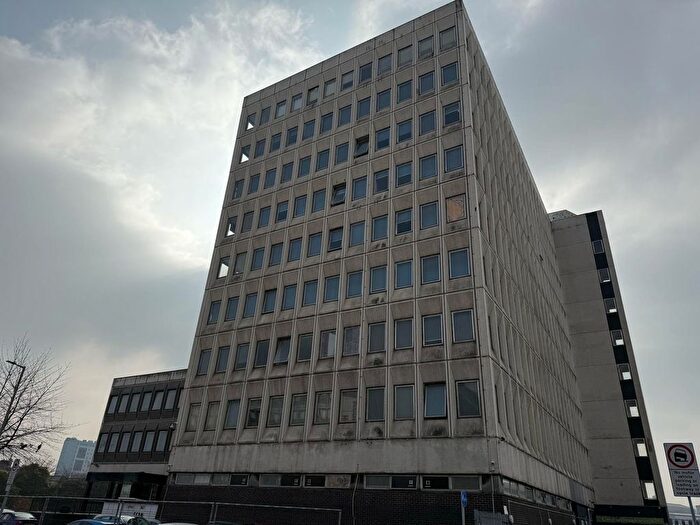 1 Bedroom Flat To Rent In Colonnade House, Sunbridge Road, Bradford, Uk, BD1