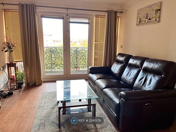 2 Bedroom Flat To Rent In Crookes, Sheffield, S10