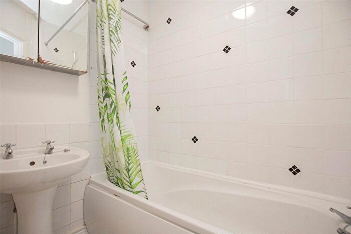 2 Bedroom Apartment To Rent In Princess Victoria Street, Clifton, Bristol, BS8