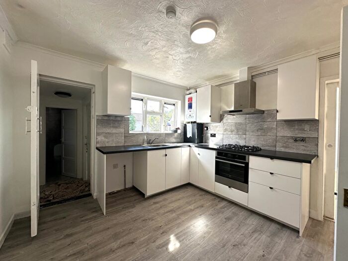 4 Bedroom Terraced House To Rent In Chadwell St Mary's, Grays, Essex, RM16