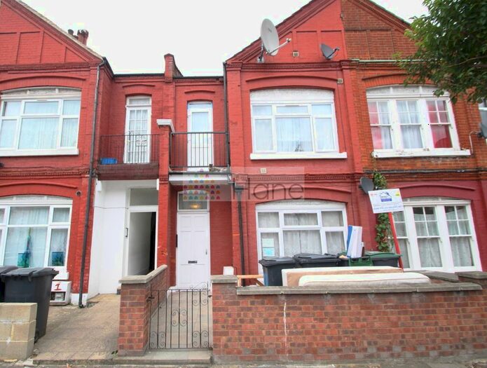 Studio To Rent In Kimberley Gardens, London, N4