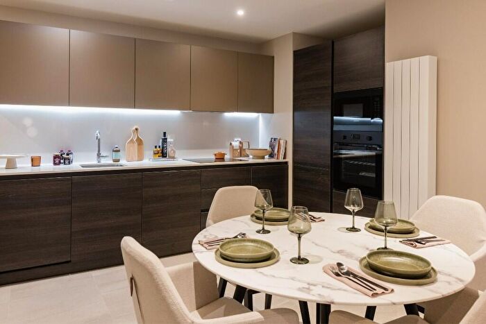2 Bedroom Apartment To Rent In Melvin Walk, Edinburgh, EH3