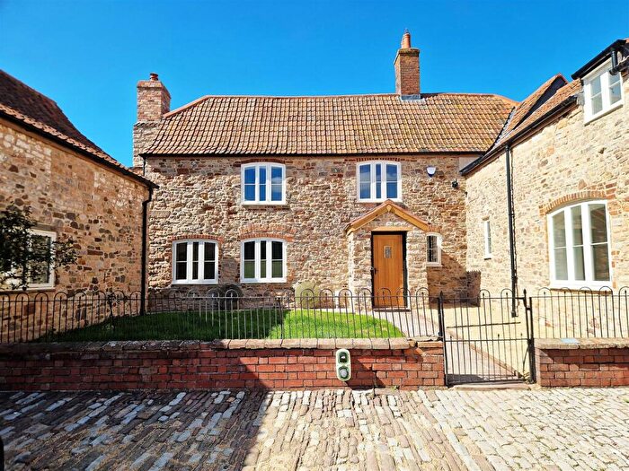 5 Bedroom Detached House For Sale In Badgers Lane, Almondsbury, BS32