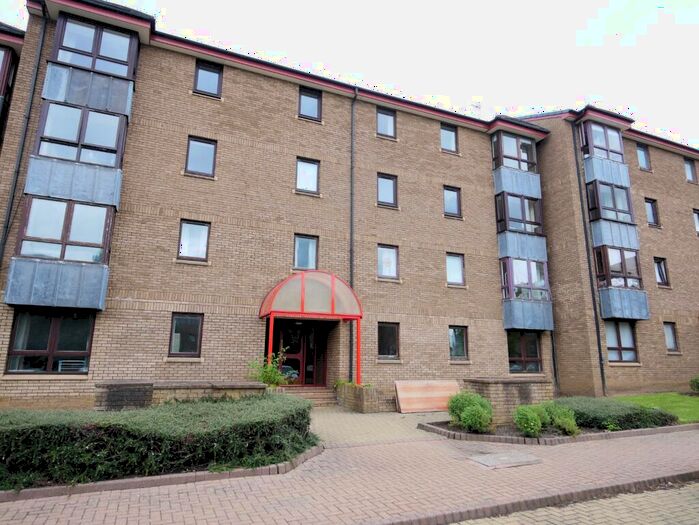 3 Bedroom Flat To Rent In Sienna Gardens, Newington, Edinburgh, EH9