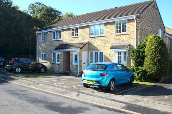 2 Bedroom Apartment To Rent In Oakdene Vale, Alwoodley, Leeds, LS17