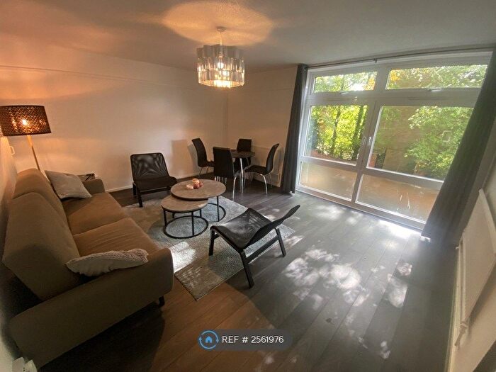 3 Bedroom Flat To Rent In Lewisham Hill, London, SE13