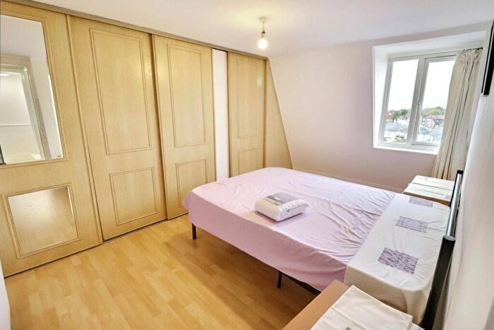 2 Bedroom Apartment To Rent In Colney Hatch Lane, Muswell Hill, London, N10