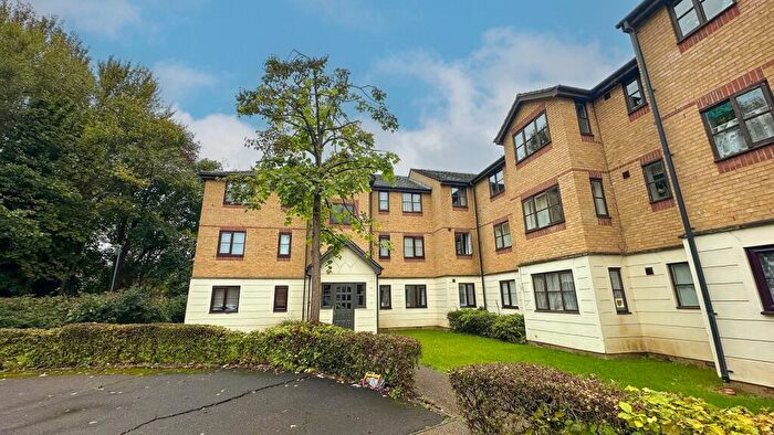 2 Bedroom Flat To Rent In Mullards Close, Hackbridge, CR4