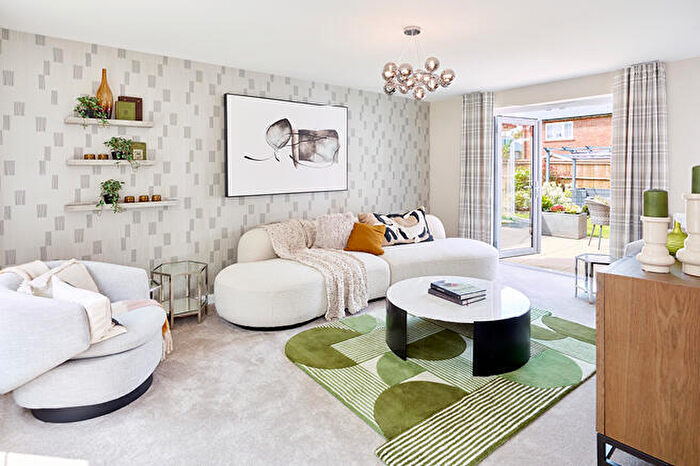 5 Bedroom Detached House For Sale In Clayhill Road, Burghfield Common, RG7