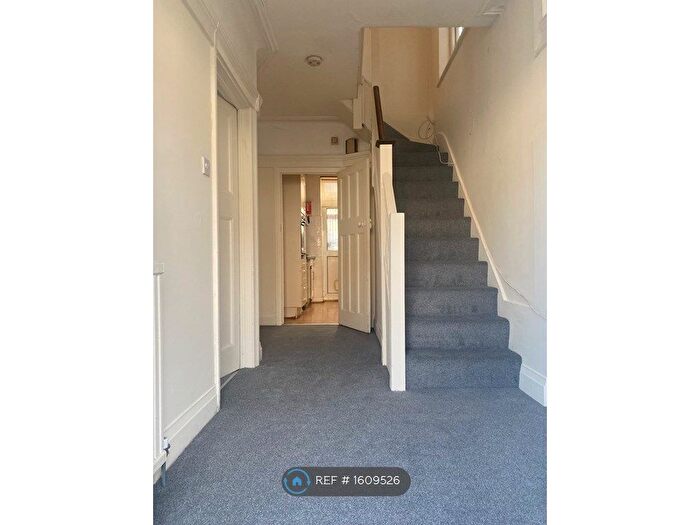 4 Bedroom Semi-Detached House To Rent In Garrick Avenue, London, NW11