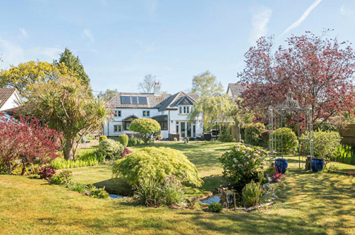 4 Bedroom Detached House For Sale In Forest Road, Bransgore, Christchurch, BH23
