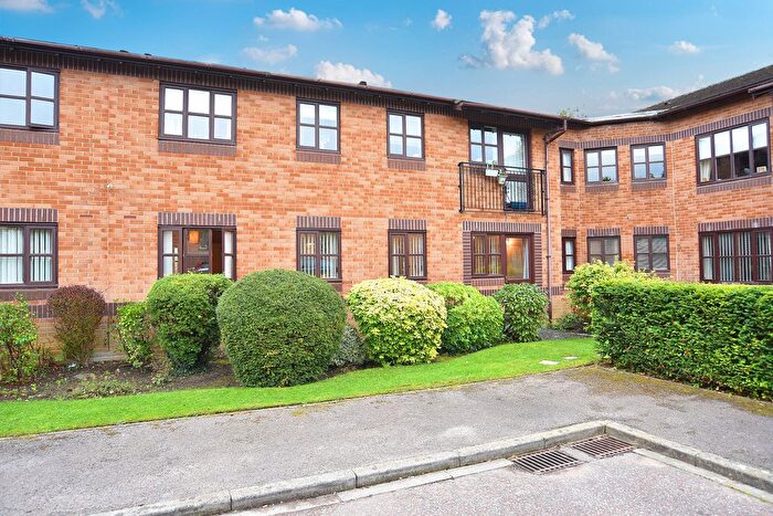 2 Bedroom Flat For Sale In Wetherby Road, Harrogate, HG2