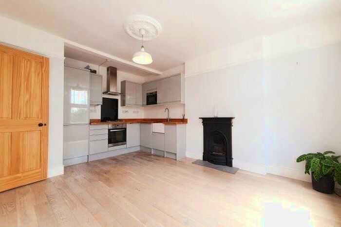 2 Bedroom Flat To Rent In Manor Road, London, E10