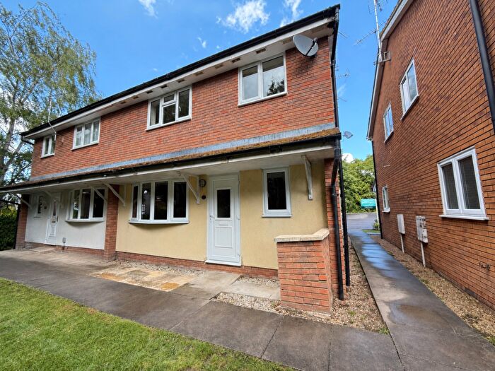 2 Bedroom End Of Terrace House For Sale In Waterside, Edlesborough, Dunstable, LU6