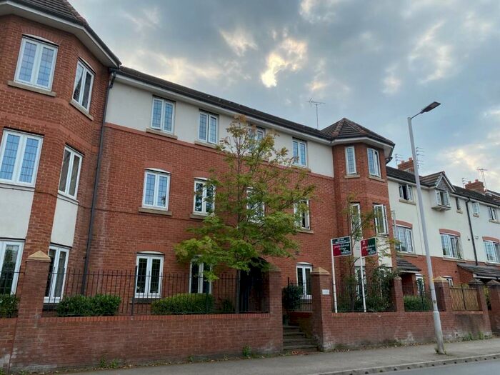 2 Bedroom Flat To Rent In Nell Lane, Chorlton, M21