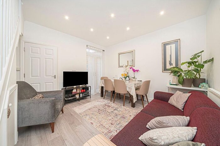 2 Bedroom Terraced House For Sale In Andover Road, Twickenham, TW2