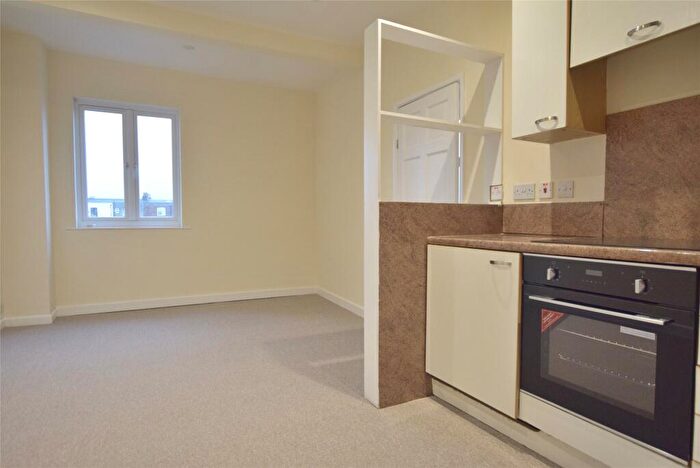 1 Bedroom Apartment To Rent In Lansdown Crescent, Cheltenham, Gloucestershire, GL50