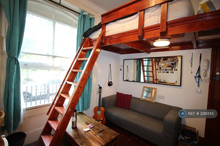 1 Bedroom Flat To Rent In Harrington Square, London, NW1