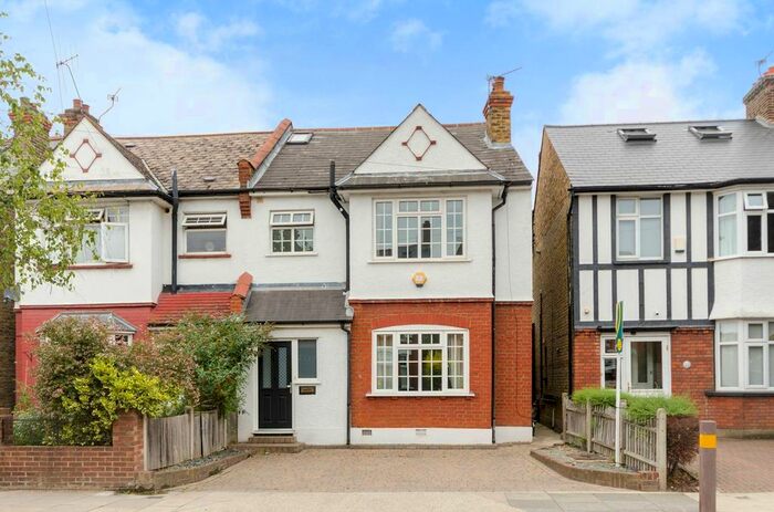 4 Bedroom Property To Rent In Gloucester Road, Kingston, Kingston Upon Thames, KT1