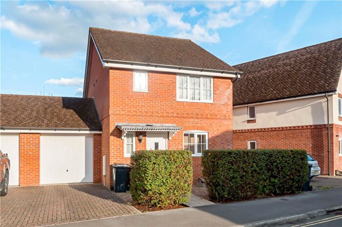 3 Bedroom Link Detached House For Sale In Chivers Road, Romsey, Hampshire, SO51