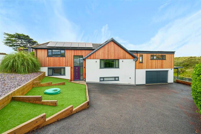 5 Bedroom Detached House For Sale In Holywell Bay, Newquay, TR8