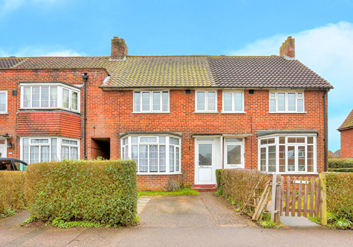 3 Bedroom Terraced House For Sale In Handside Lane, Welwyn Garden City, Hertfordshire, AL8