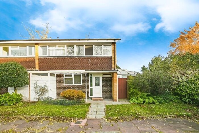 3 Bedroom End Of Terrace House To Rent In Shornefield Close Bromley, BR1