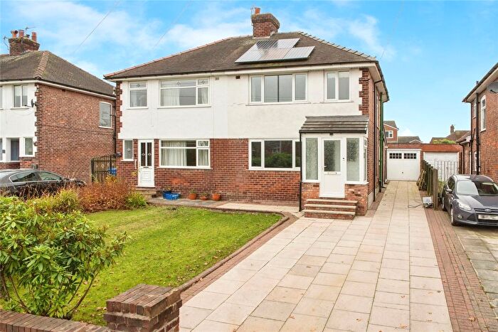3 Bedroom Semi-Detached House For Sale In London Road, Stretton, Warrington, Cheshire, WA4