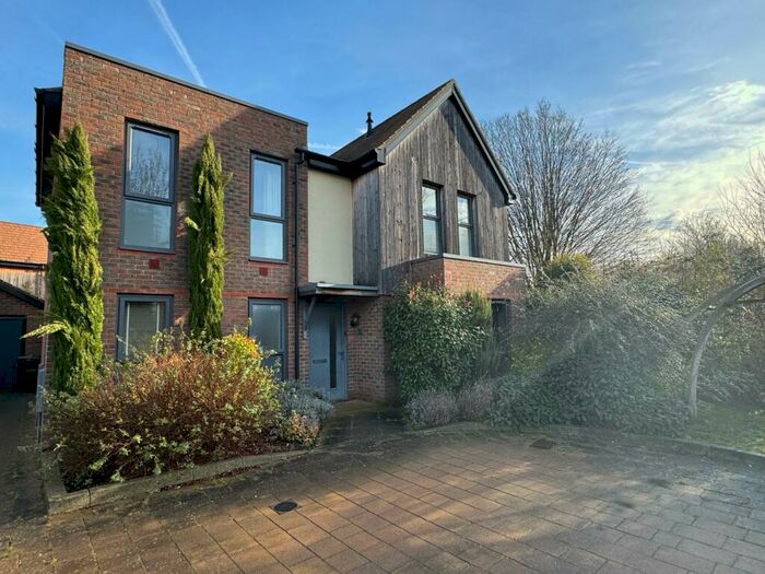 4 Bedroom Detached House To Rent In Arborfield Green, Reading, Reading, RG2