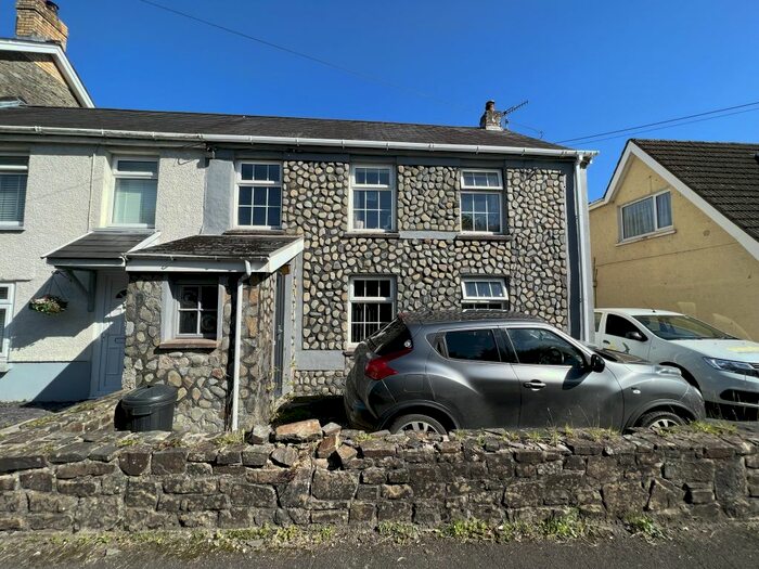 3 Bedroom Property To Rent In Bronwydd Arms, Carmarthen, Carmarthenshire, SA33