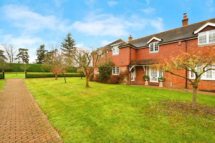 3 Bedroom End Of Terrace House For Sale In London Road, Dorking, Surrey, RH5
