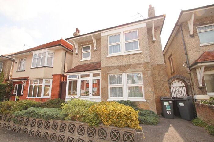 5 Bedroom Property To Rent In Heathwood Road, Bournemouth, BH9