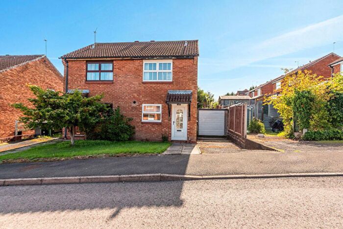 2 Bedroom Semi-Detached House For Sale In Rangeworthy Close, Redditch, B97