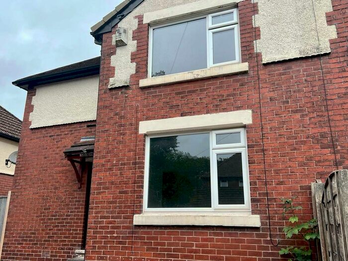 3 Bedroom Semi-Detached House To Rent In Hurst Hall Drive, Ashton-Under-Lyne, Greater Manchester, OL6