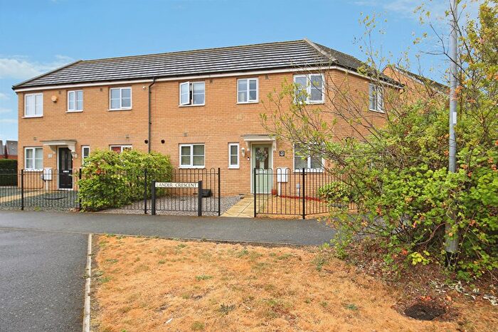3 Bedroom Semi-Detached House For Sale In Everest Way, Peterborough, PE7